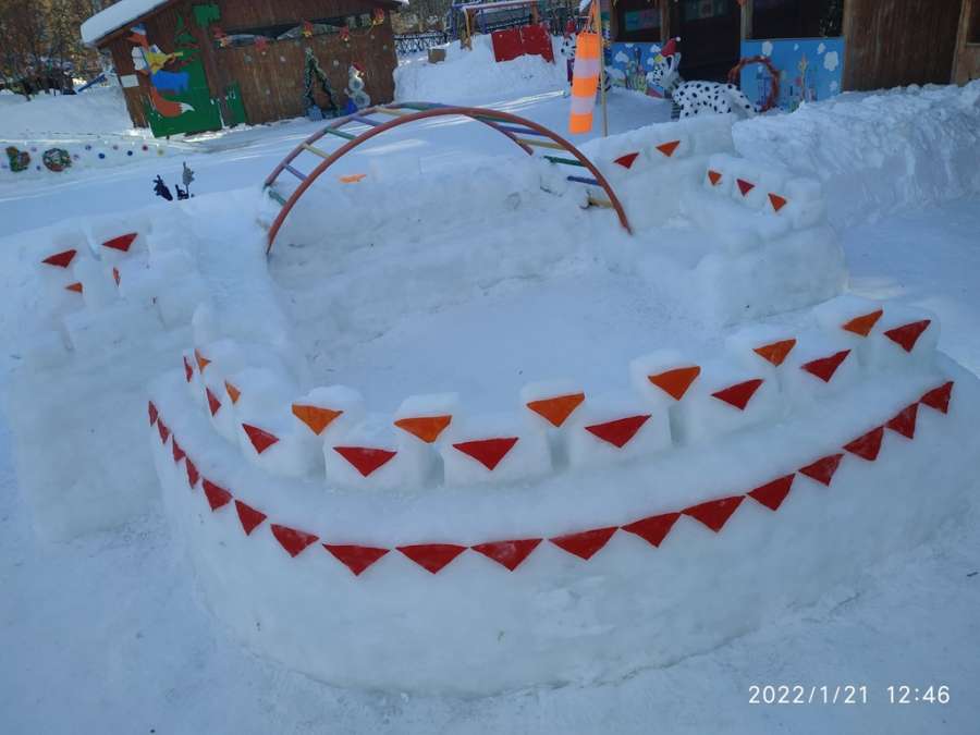 Детский сад №32 стал победителем конкурса по оформлению зимних площадок в Советском районе